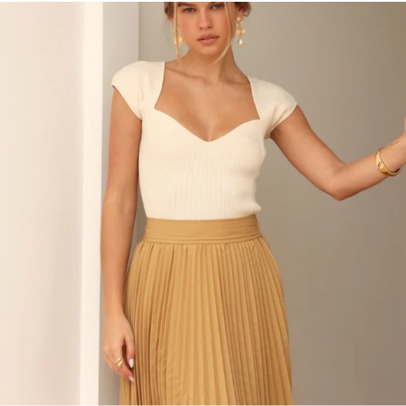 Greylin Glacie Sweetheart Rib Knit Top - Picture 5 of 6